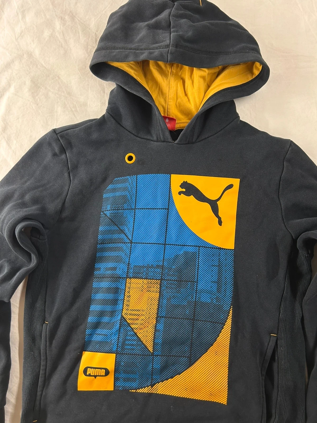 Black hoodie with puma print size 12 years – photo 2